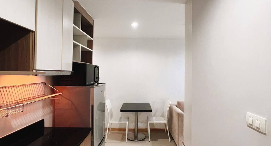 For rent 2 bedrooms condo in Chatuchak, Bangkok