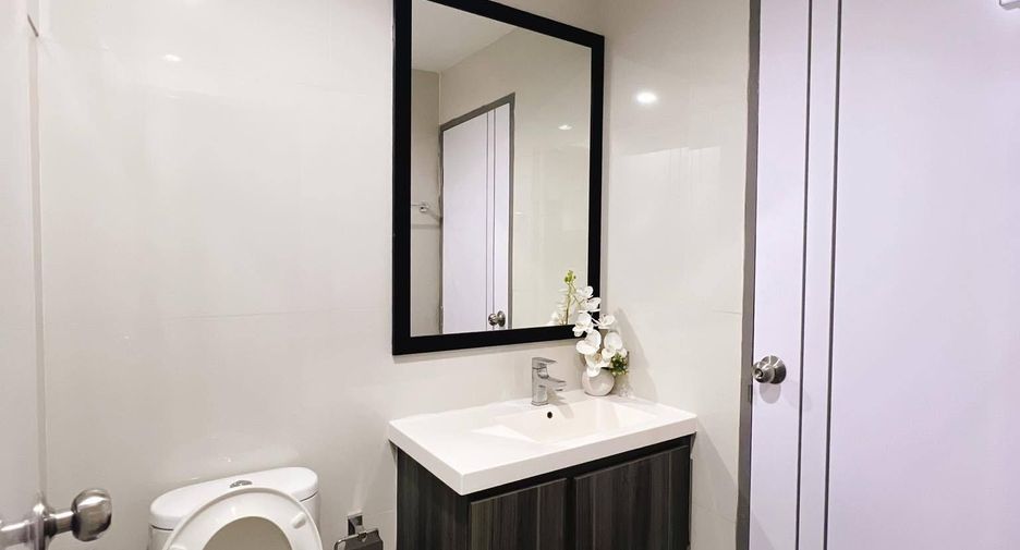 For rent 2 bedrooms condo in Chatuchak, Bangkok