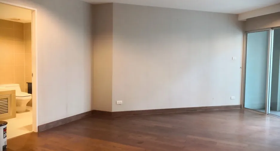 For sale 5 bedrooms condo in Huai Khwang, Bangkok