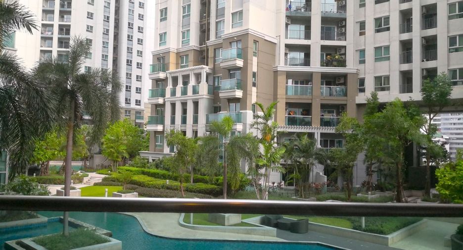 For sale 5 bedrooms condo in Huai Khwang, Bangkok