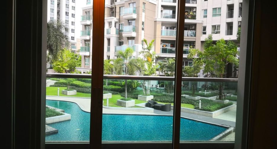 For sale 5 bedrooms condo in Huai Khwang, Bangkok