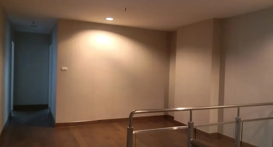 For sale 5 bedrooms condo in Huai Khwang, Bangkok