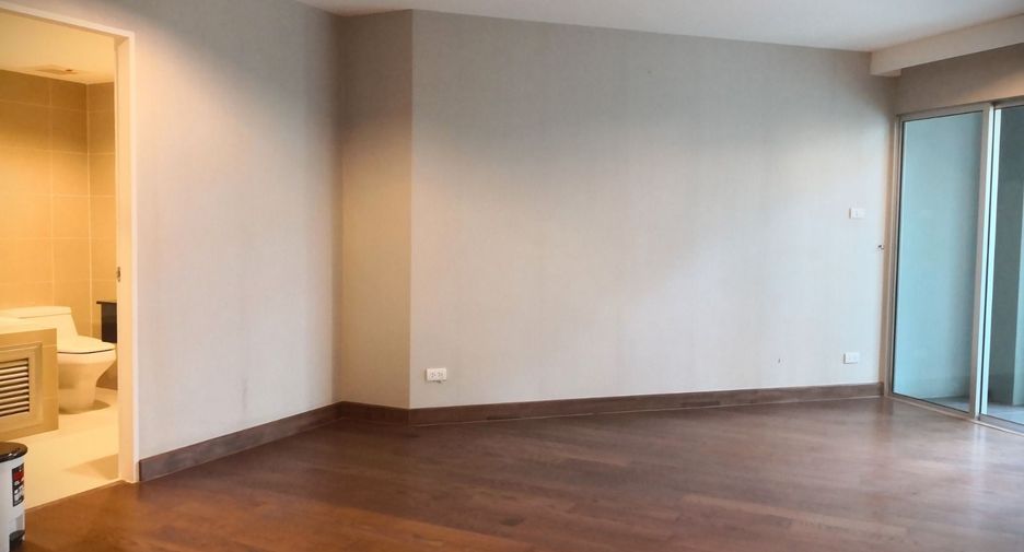 For sale 5 bedrooms condo in Huai Khwang, Bangkok