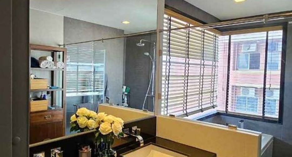 For sale and for rent 2 bedrooms condo in Khlong San, Bangkok