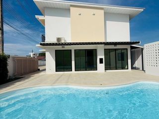 For sale 3 bedrooms villa in Thalang, Phuket