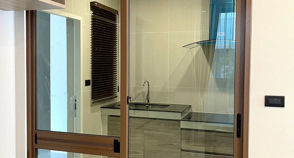 Casa en venta y en alquiler de 4 habitaciones en Bang Kapi, Bangkok
