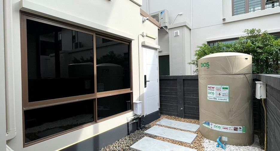 Casa en venta y en alquiler de 4 habitaciones en Bang Kapi, Bangkok