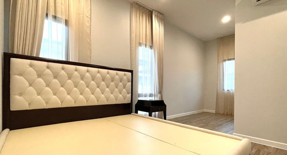 Casa en venta y en alquiler de 4 habitaciones en Bang Kapi, Bangkok