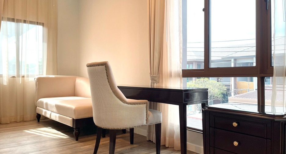 Casa en venta y en alquiler de 4 habitaciones en Bang Kapi, Bangkok