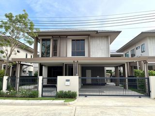 Casa en venta y en alquiler de 4 habitaciones en Bang Kapi, Bangkok