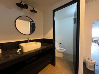 For rent 5 bedrooms retail Space in Watthana, Bangkok