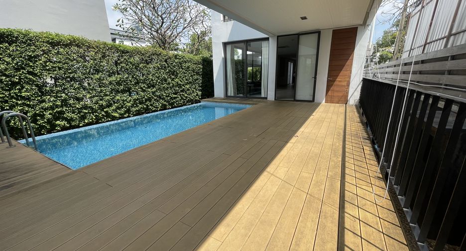 For rent 4 bedrooms house in Khlong Toei, Bangkok