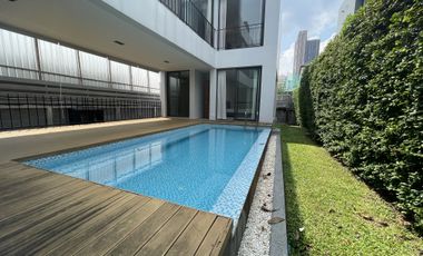 For rent 4 bedrooms house in Khlong Toei, Bangkok