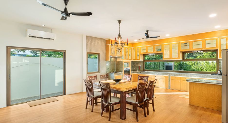 À vendre et à louer 5 chambres villa à Mueang Phuket, Phuket