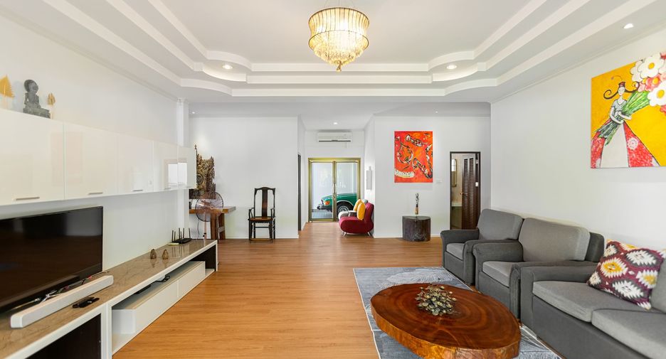 À vendre et à louer 5 chambres villa à Mueang Phuket, Phuket