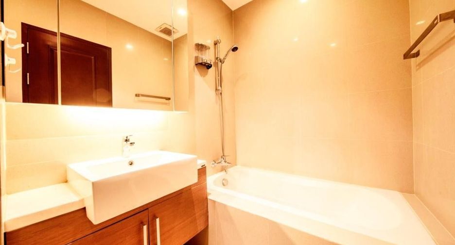For rent 1 bed condo in Khlong Toei, Bangkok