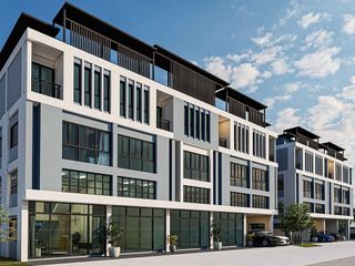 For sale 4 bedrooms townhouse in Bang Kapi, Bangkok