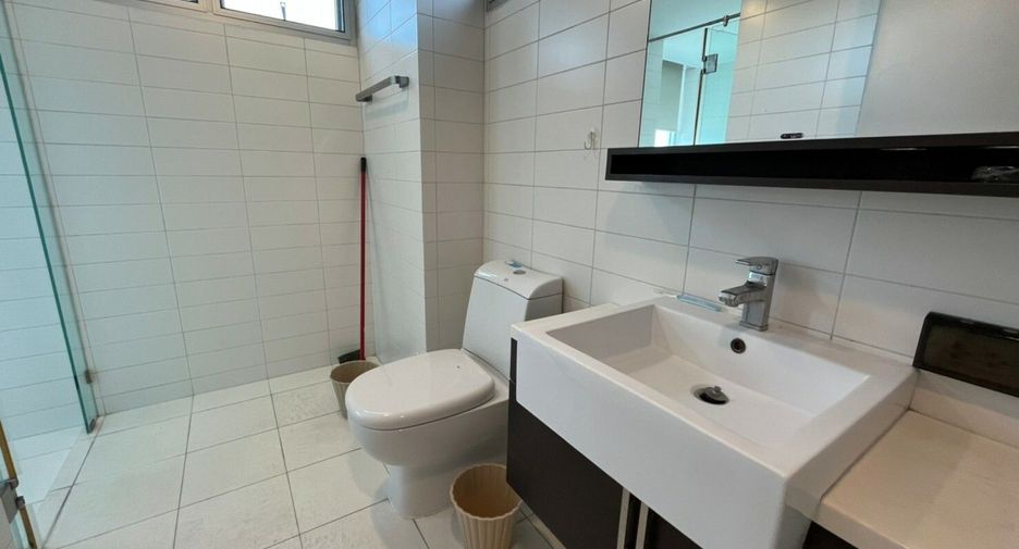 For rent 2 bedrooms condo in Phaya Thai, Bangkok