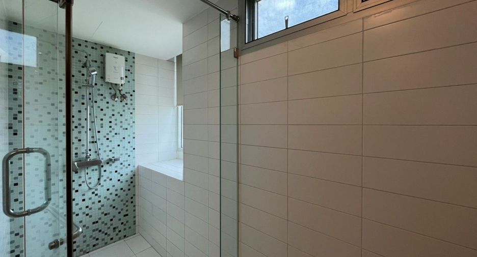 For rent 2 bedrooms condo in Phaya Thai, Bangkok