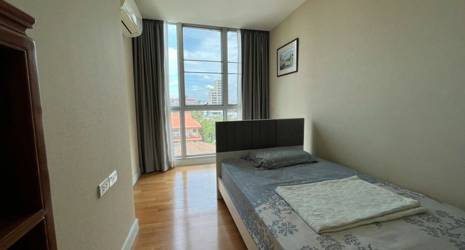 For rent 2 bedrooms condo in Phaya Thai, Bangkok