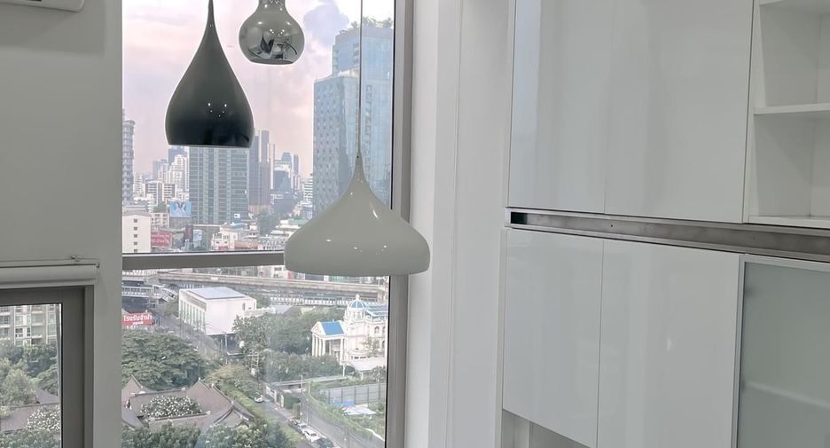 For rent 1 bed condo in Khlong Toei, Bangkok