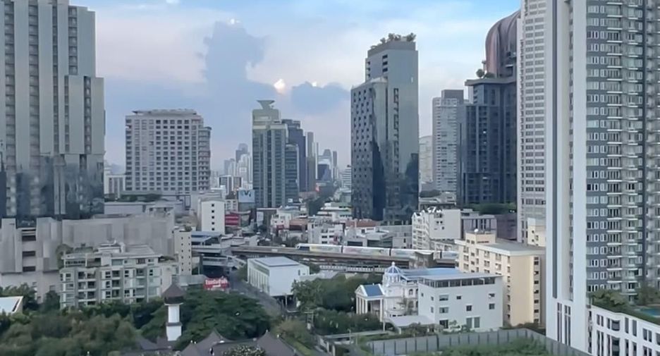 For rent 1 bed condo in Khlong Toei, Bangkok
