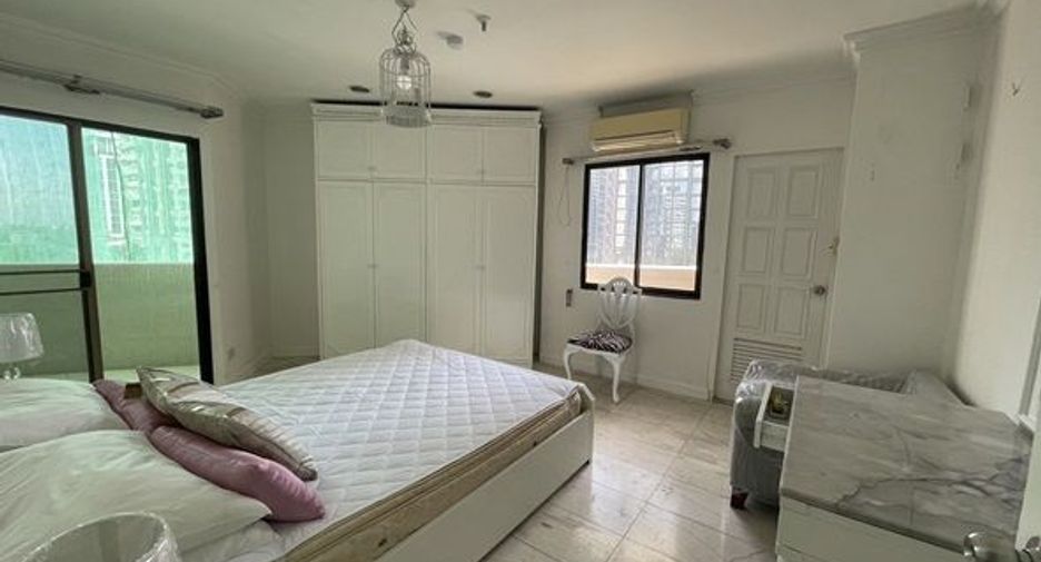 For rent 3 ベッドルーム condo in Watthana, Bangkok