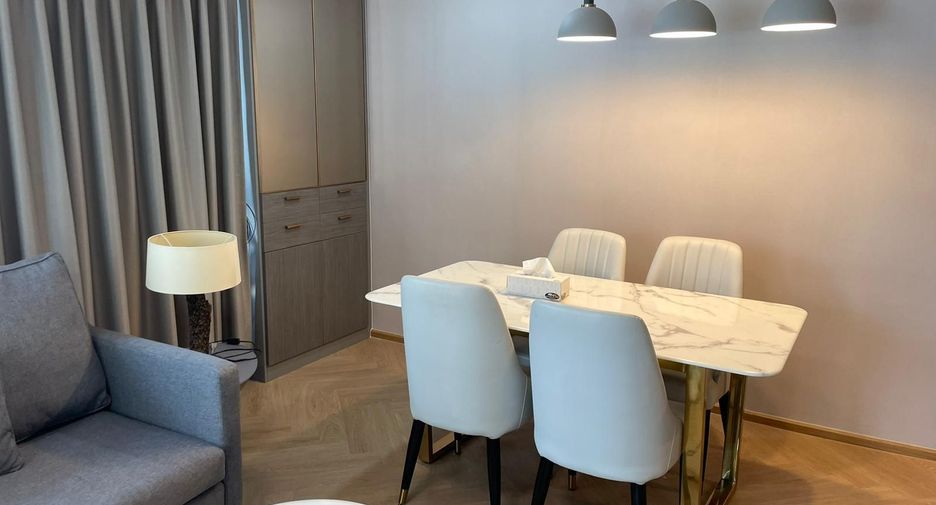 For rent 2 bedrooms condo in Pathum Wan, Bangkok