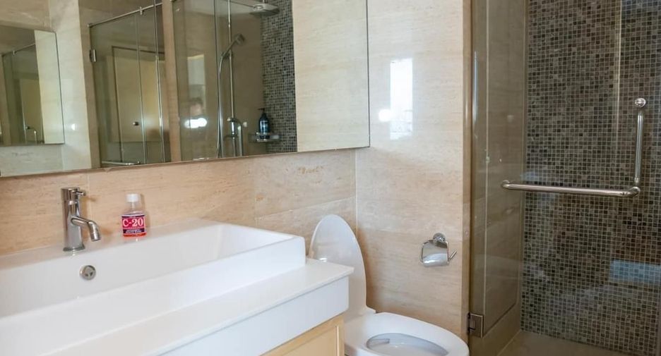 For rent 4 bedrooms condo in Yan Nawa, Bangkok