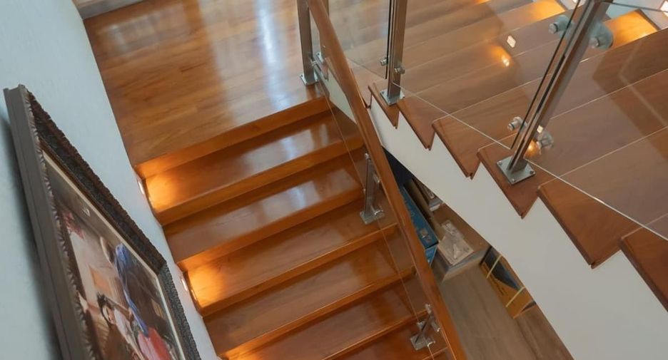 For rent 4 bedrooms condo in Yan Nawa, Bangkok