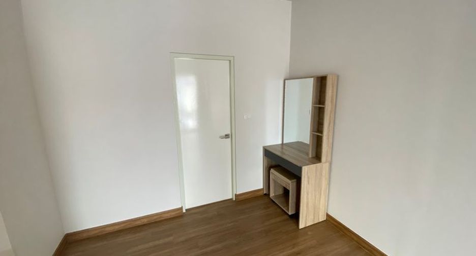 For rent 3 bedrooms townhouse in Prawet, Bangkok