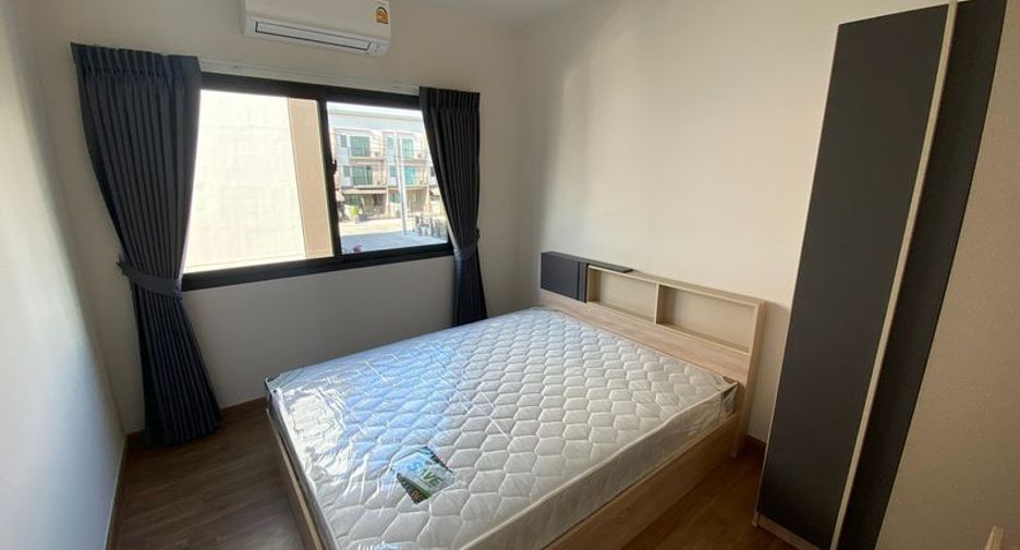 For rent 3 bedrooms townhouse in Prawet, Bangkok