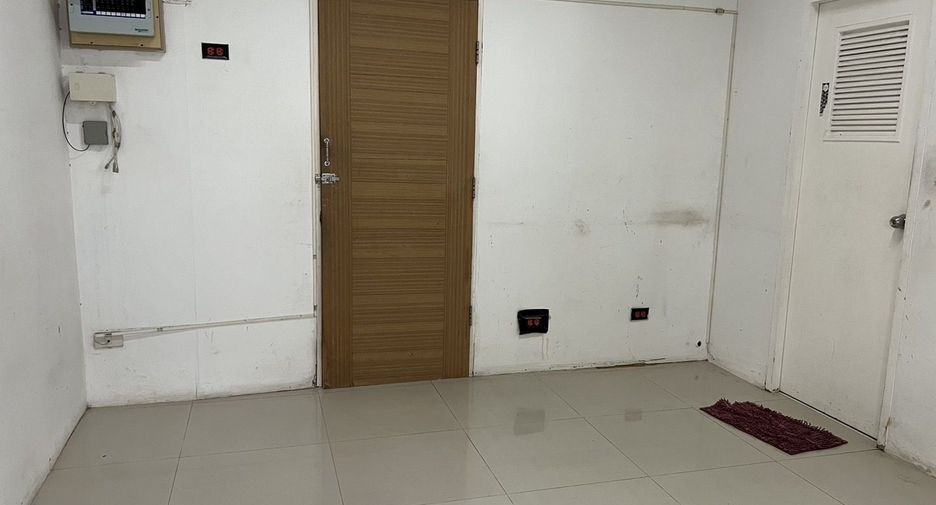 For rent 4 bedrooms townhouse in Mueang Phuket, Phuket