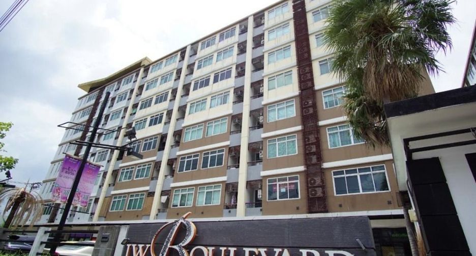 For rent 2 bedrooms condo in Wang Thonglang, Bangkok
