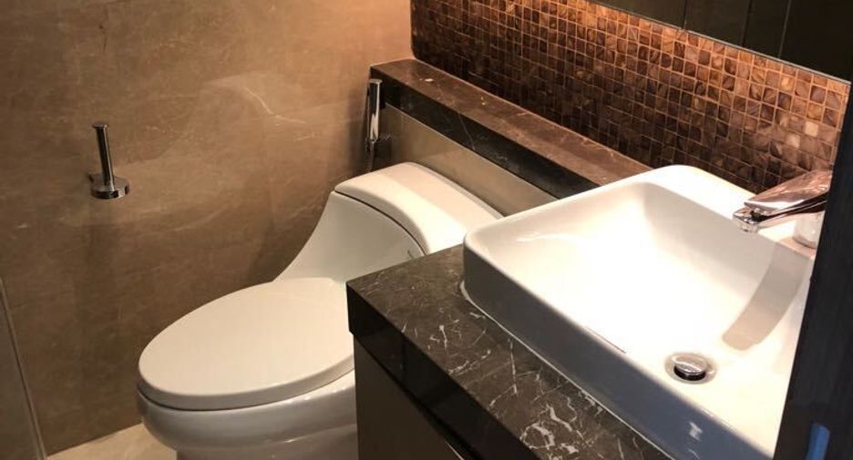 For sale 2 bedrooms condo in Pathum Wan, Bangkok