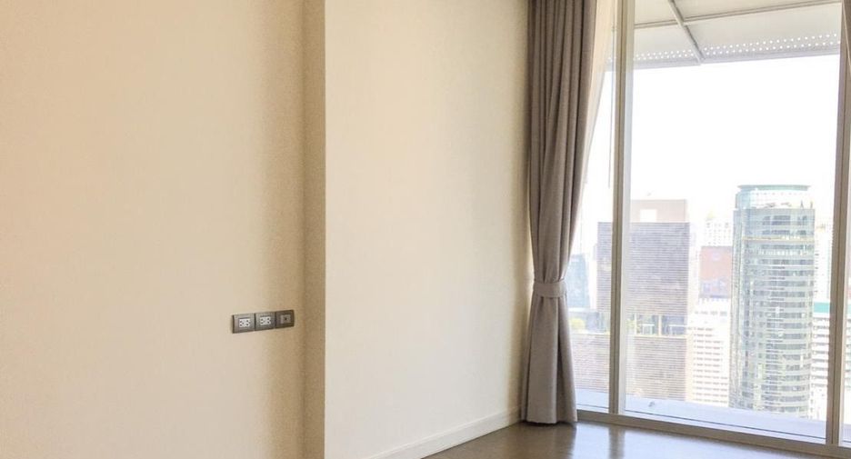 For sale 2 bedrooms condo in Pathum Wan, Bangkok
