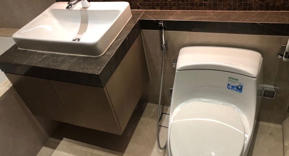 For sale 2 bedrooms condo in Pathum Wan, Bangkok