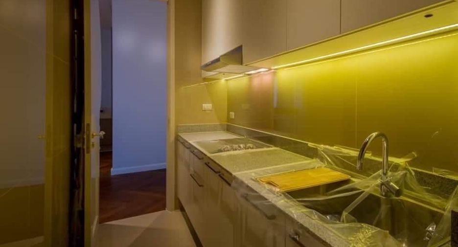 Condo en alquiler de 4 habitaciones en Khlong Toei, Bangkok