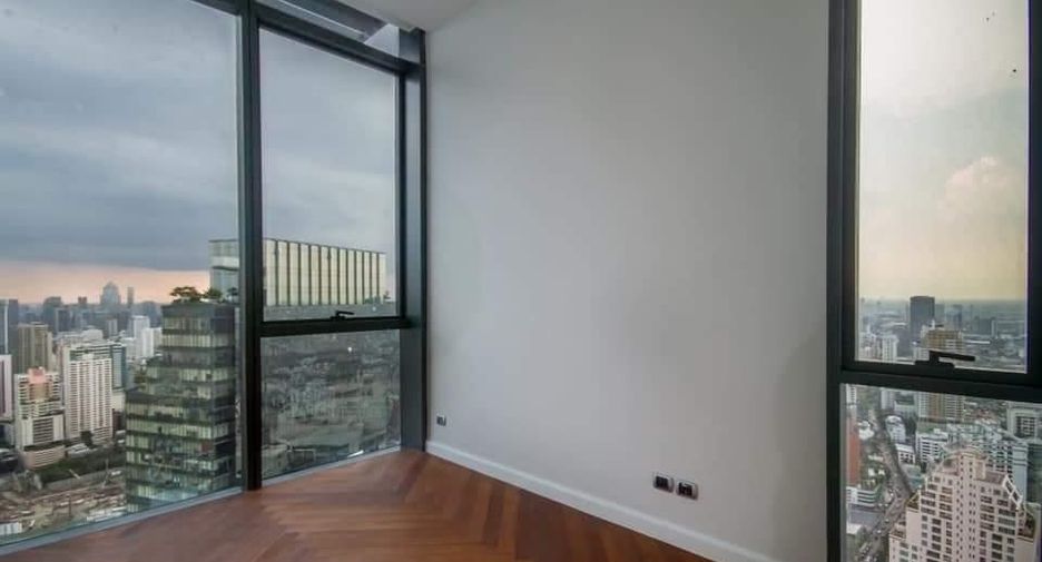 Condo en alquiler de 4 habitaciones en Khlong Toei, Bangkok