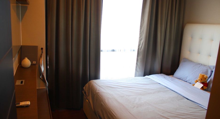 For rent 2 bedrooms condo in Huai Khwang, Bangkok