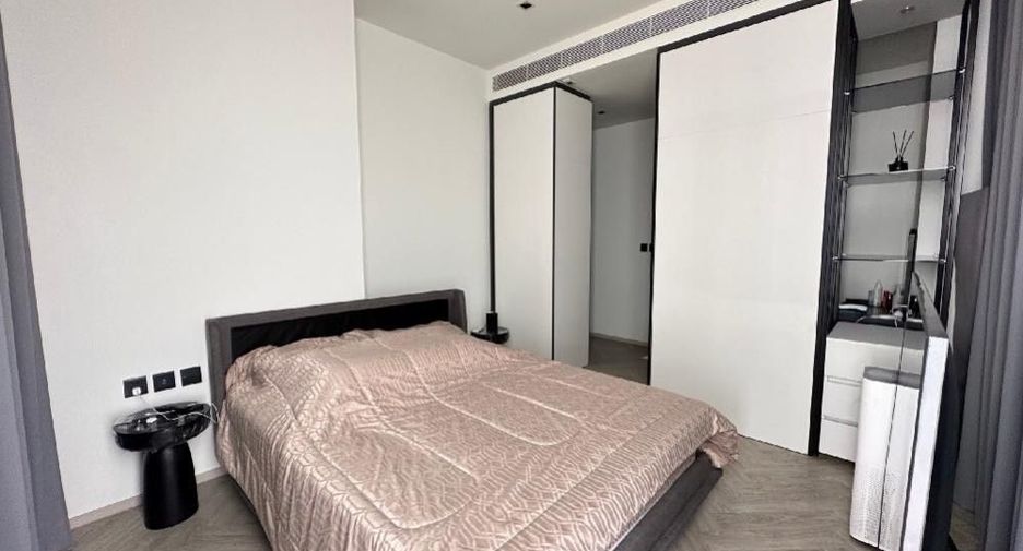 For rent 2 bedrooms condo in Khlong San, Bangkok