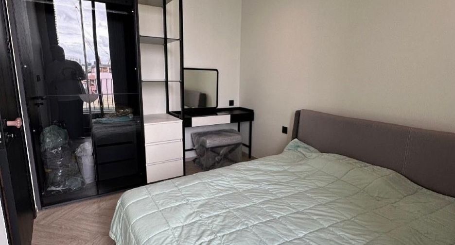 For rent 2 bedrooms condo in Khlong San, Bangkok