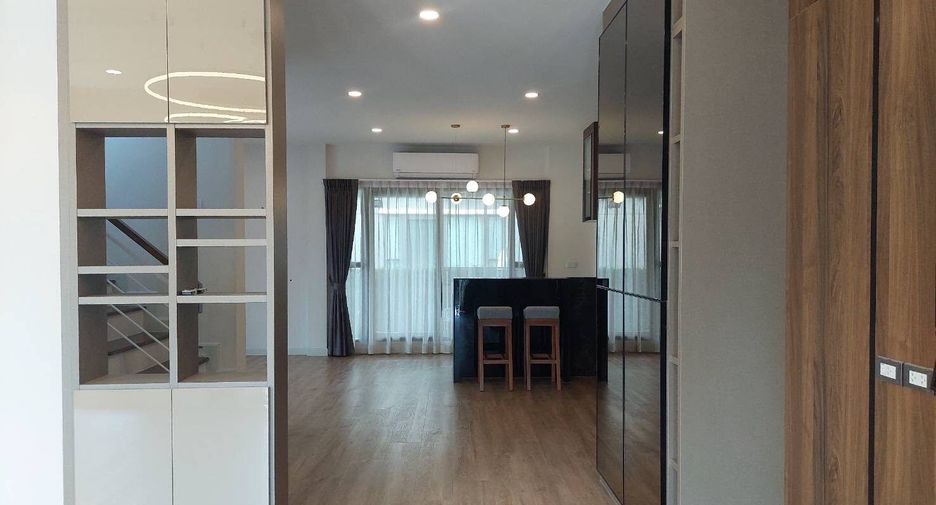 Casa en venta de 4 habitaciones en Thawi Watthana, Bangkok