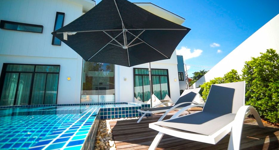 For rent 6 bedrooms villa in Mueang Phuket, Phuket