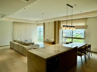 For rent 2 bedrooms condo in Yan Nawa, Bangkok