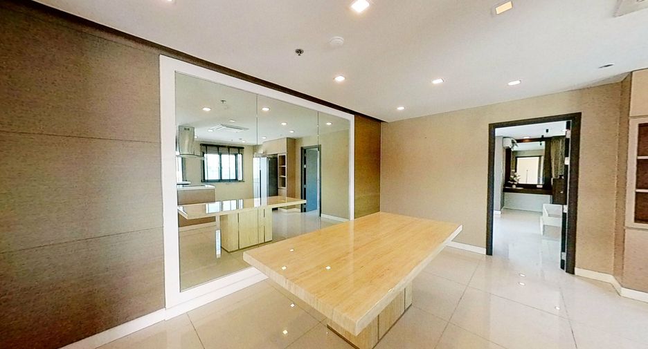 À vendre 2 chambres condo à Watthana, Bangkok