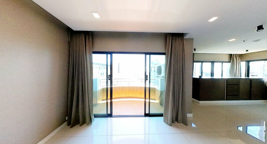 À vendre 2 chambres condo à Watthana, Bangkok