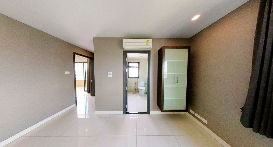 À vendre 2 chambres condo à Watthana, Bangkok