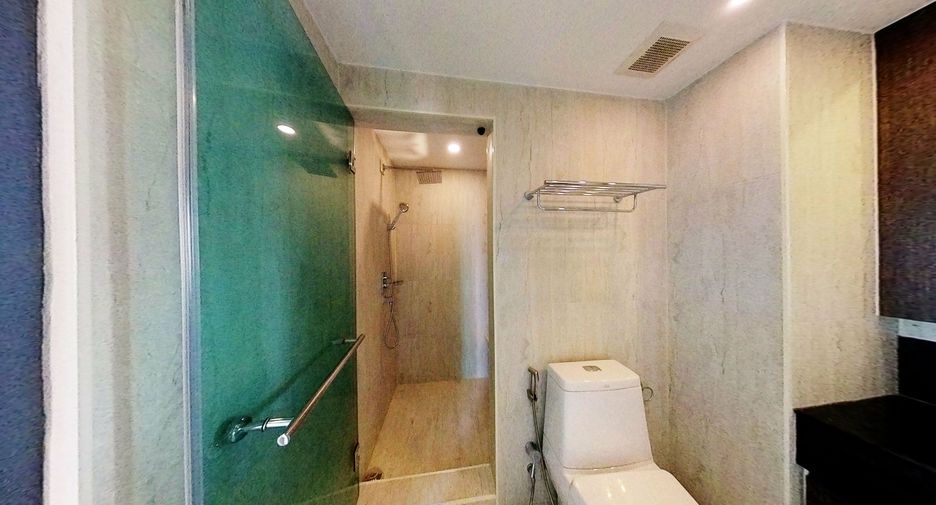 À vendre 2 chambres condo à Watthana, Bangkok