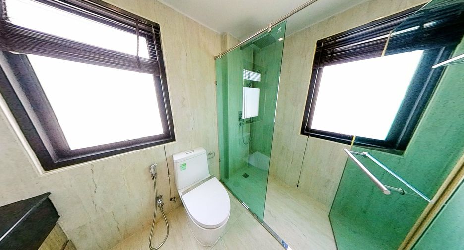 À vendre 2 chambres condo à Watthana, Bangkok